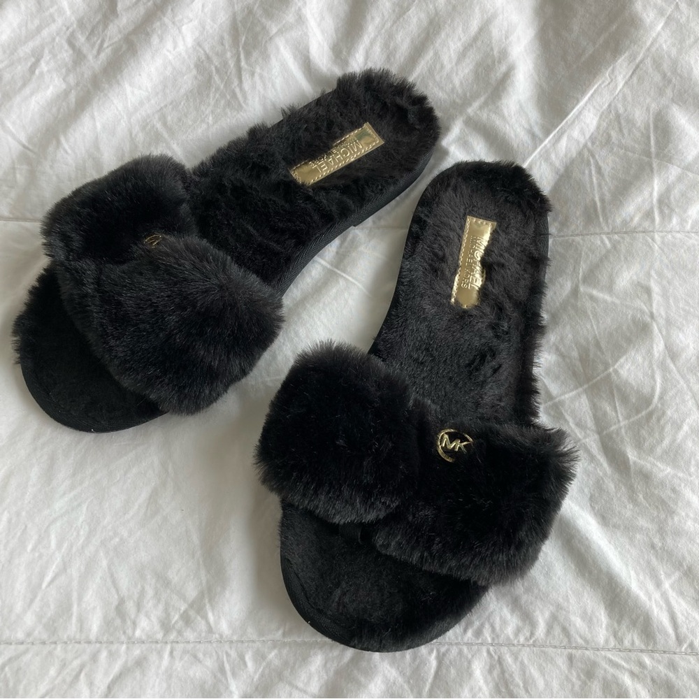 COPY - Michael Kors Black slippers size 10. In New Condition .